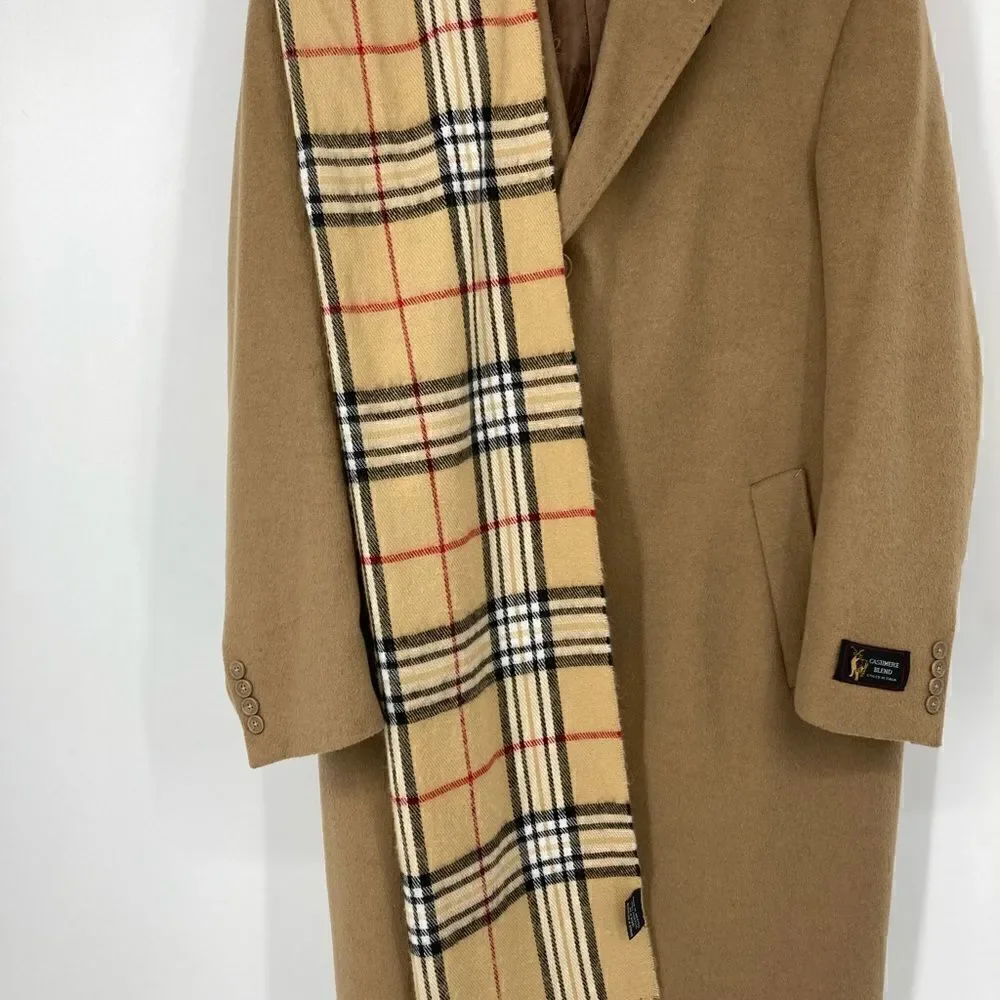 Big Checkered Scarf/Lightweight and Soft It Looks Like a Burberry,But it’s Not